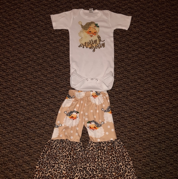 bella-breez Boutique Other - 6/12m Christmas Outfit!